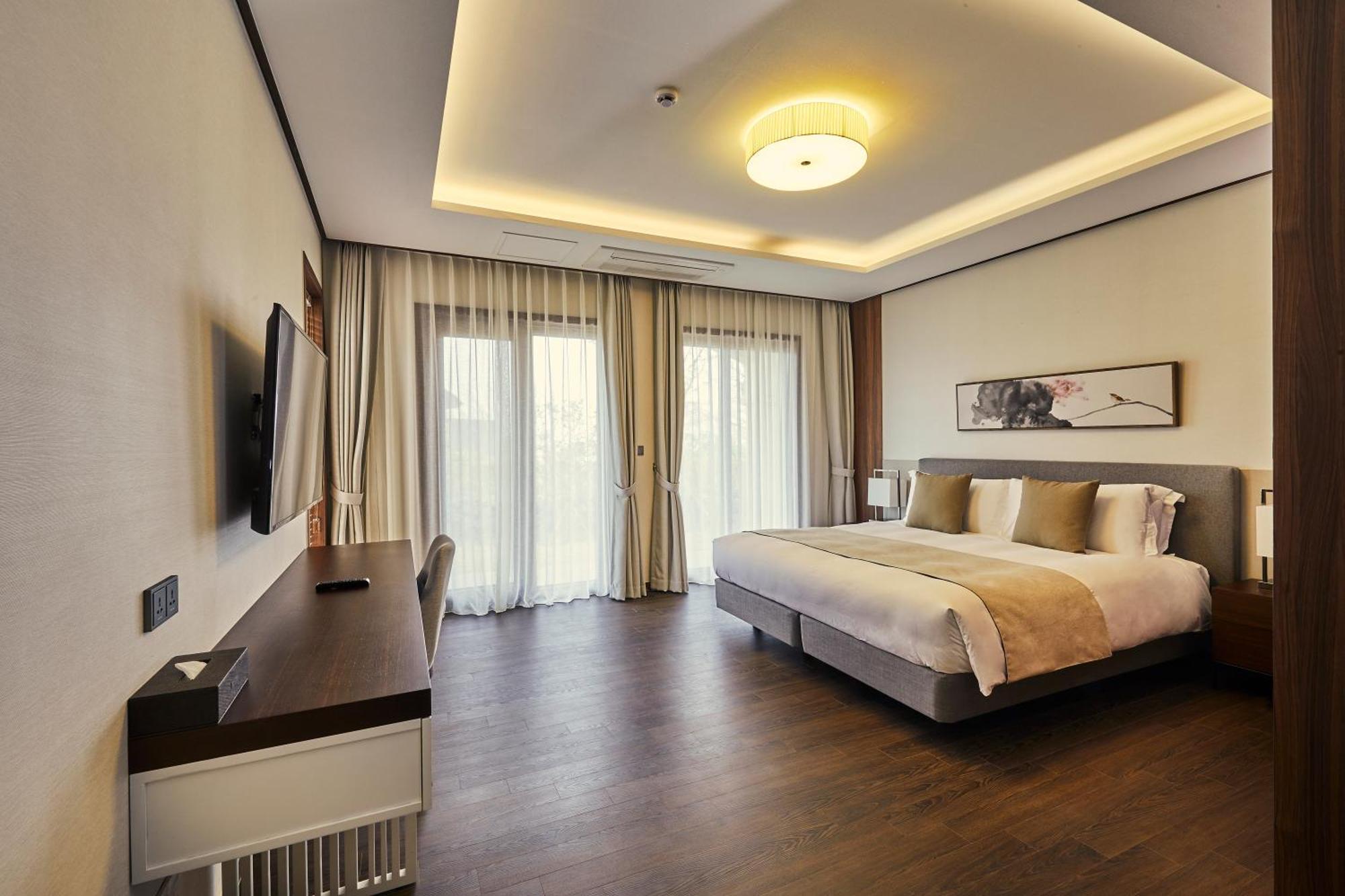 Camphortree Hotel And Resort Jeju Buitenkant foto