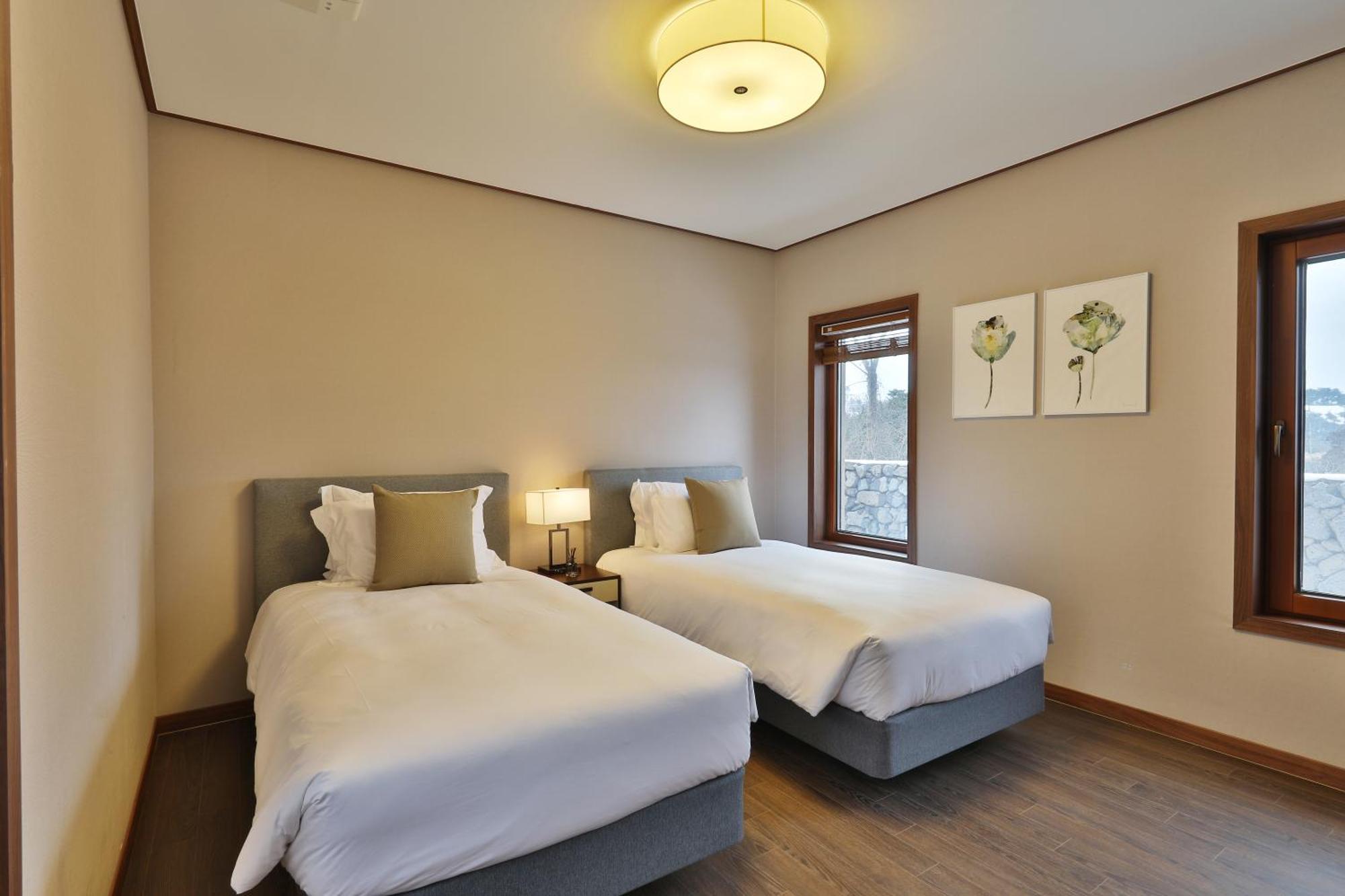 Camphortree Hotel And Resort Jeju Buitenkant foto