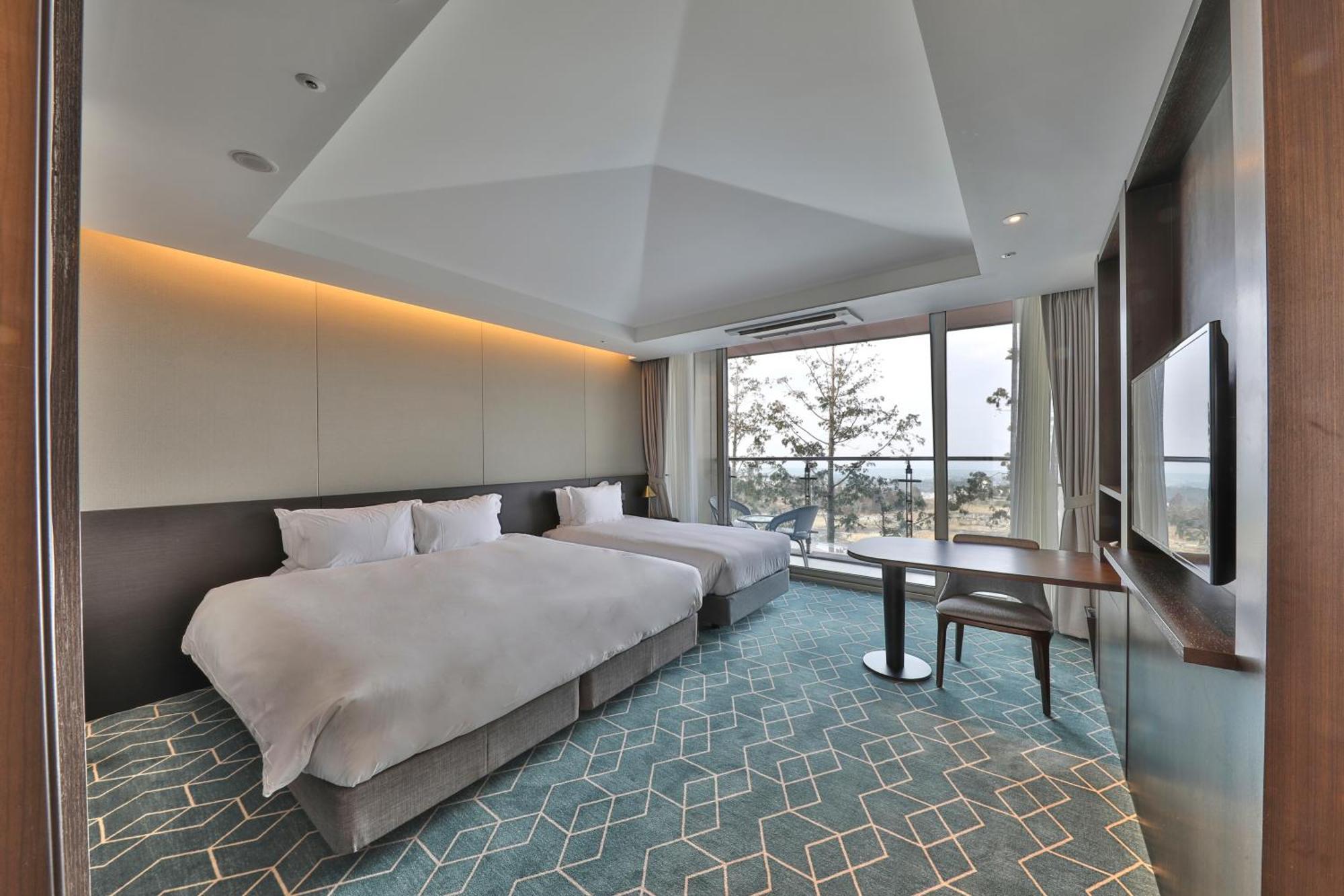 Camphortree Hotel And Resort Jeju Buitenkant foto