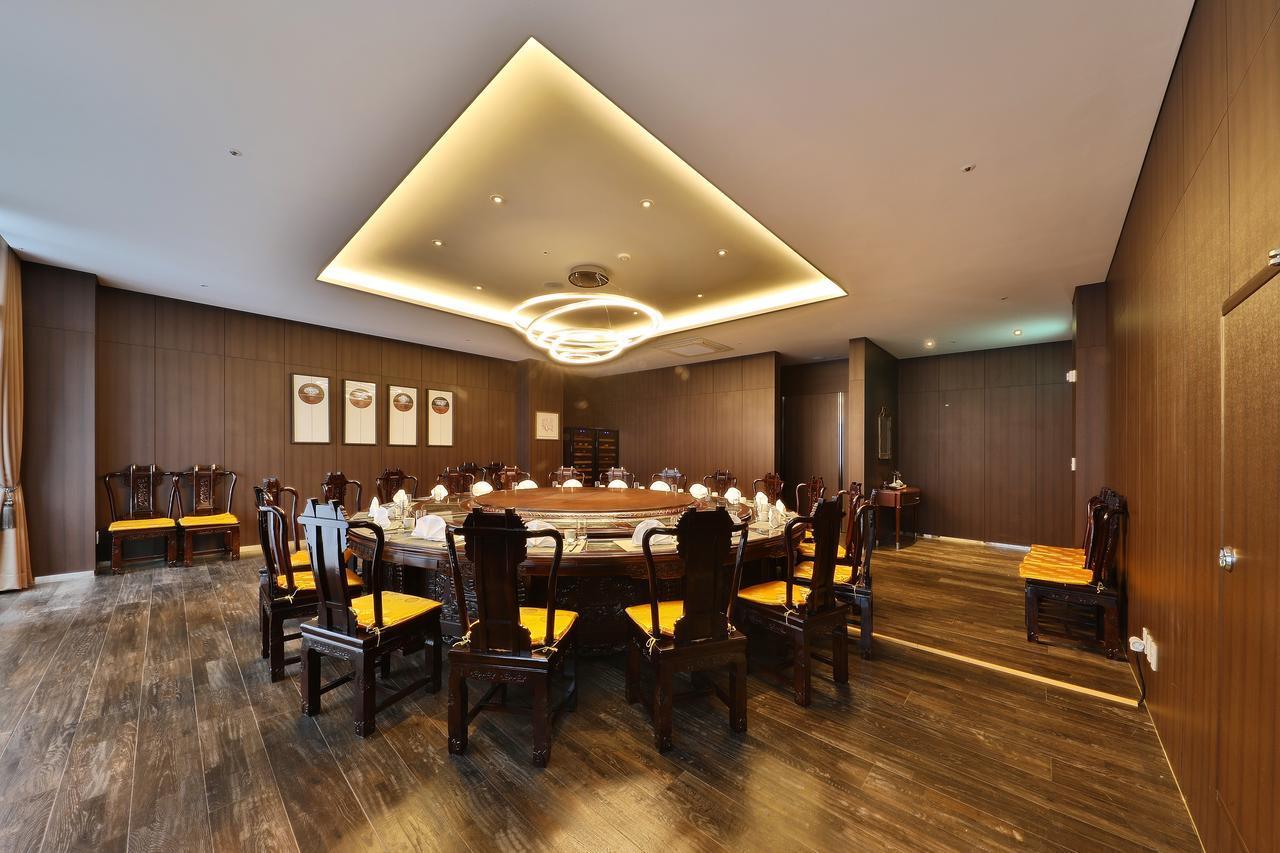 Camphortree Hotel And Resort Jeju Buitenkant foto