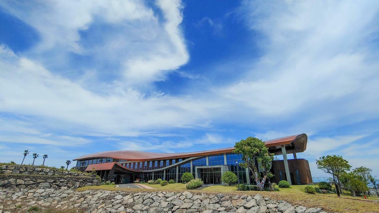 Camphortree Hotel And Resort Jeju Buitenkant foto