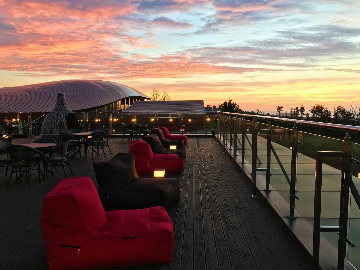 Camphortree Hotel And Resort Jeju Buitenkant foto
