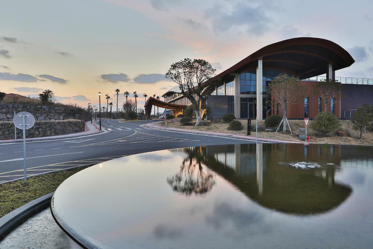 Camphortree Hotel And Resort Jeju Buitenkant foto